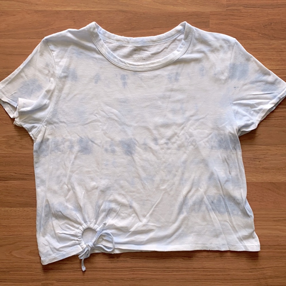 Aerie brand crop top with tie. Tie dye light blue on white. Size large.